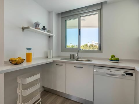 Kitchen Sink, Cabinetry, Property, Countertop, Sink, Window, Tap, Building, Kitchen, Interior Design