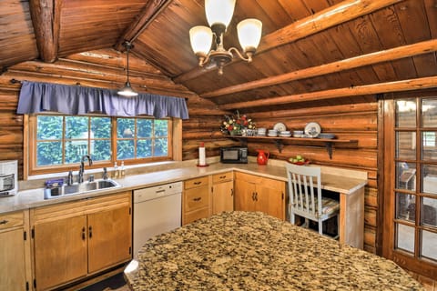 Well-Equipped Kitchen | Dishwasher Not Currently Functional