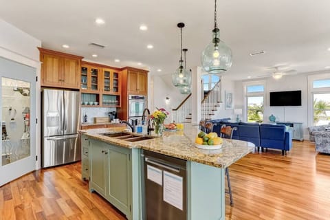 Ocean view chef`s kitchen - open to living room and dining room