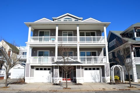 859 Delancey Pl. 2nd Floor