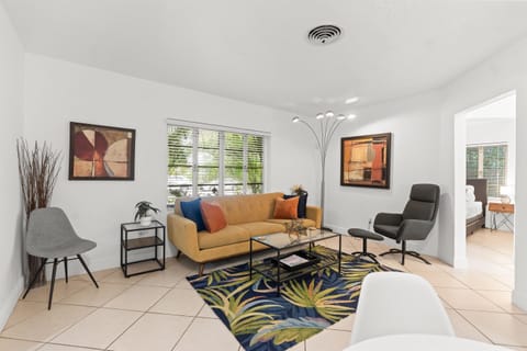 Enjoy the perfect little layout!