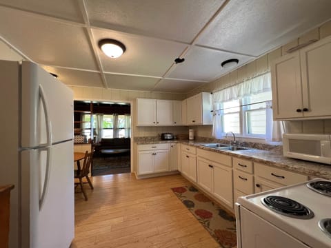 Large updated open kitchen (2)