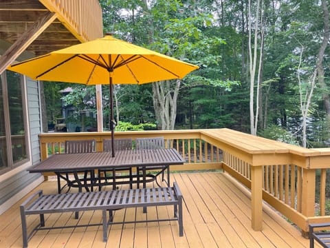 Seating area on the second deck
