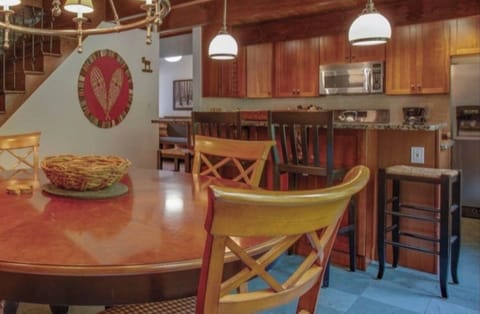 Super kitchen With super Round Dinner table