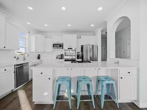 Great additional seating at island