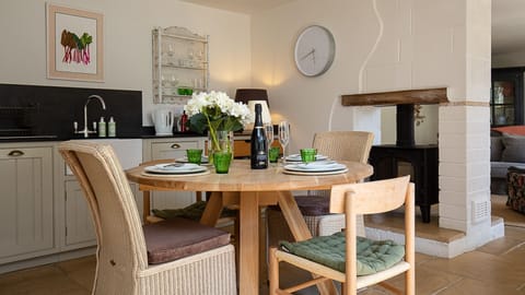 Open-plan kitchen-dining-living room, Apple Store Cottage, Charlbury