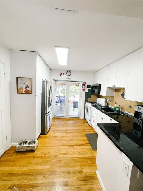 Our fully equipped kitchen has everything you need—cookware, utensils, dishes, spices, and even kid-friendly items. Perfect for anything from a quick breakfast to a full family dinner!