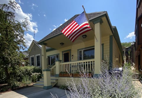 Welcome to Woodside Getaway!