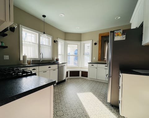Fully Equipped Kitchen with Granite Counters & Stainless Appliances