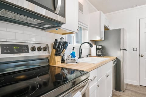 "The property has a nicely outfitted kitchen and is attractively decorated." - Renee T.