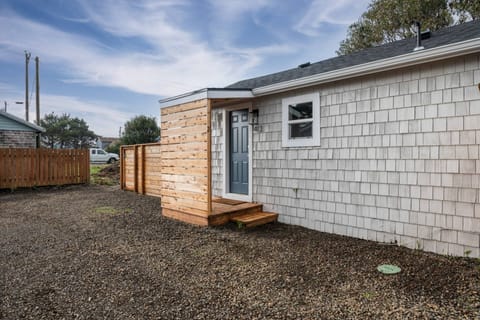 "Nice, quiet little place by the beach. As advertised, didn't have any issues. Would be happy to come back again." - Andrew