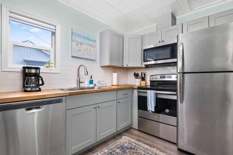 Cook delicious meals for breakfast, lunch, and dinner in this fully equipped kitchen. We suggest grabbing some seafood from a local market.