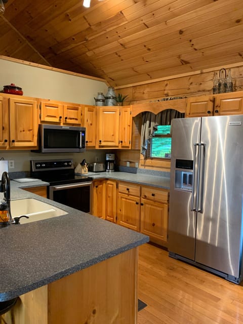 Full kitchen on main level