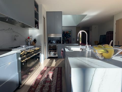 great entertaining space.  wine fridge, ice maker, dual dishwashers