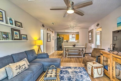 Living Room | Central A/C & Heat | Board Games | Books