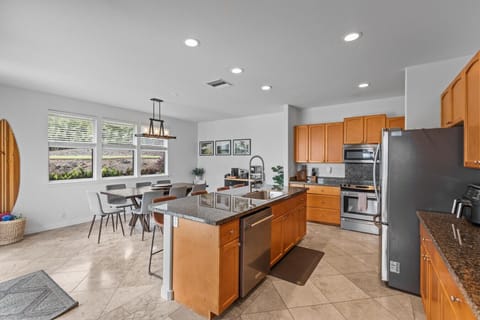 Full kitchen with lots of counter space
