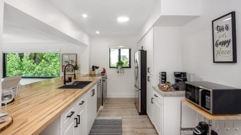 Fully equipped kitchen