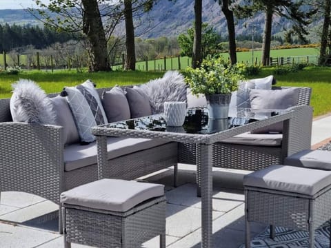 Sitting-out-area | Darris Farmhouse, Scaniport