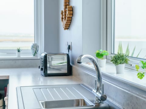 Kitchen | Tyr LLyr, Penclawdd