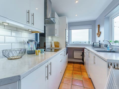 Kitchen | Tyr LLyr, Penclawdd