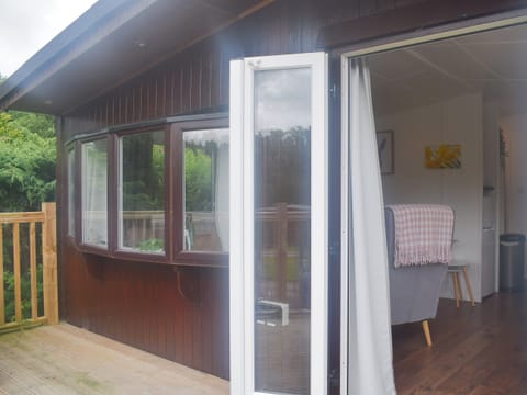 Decking | Daffodil Lodge - Caer Beris Lodges, Builth Wells