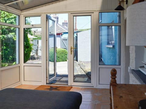 Conservatory | Troedyrhiw Isaf, Tregaron