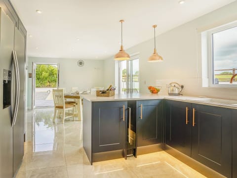 Kitchen | Penlon Cwrws, Henllan