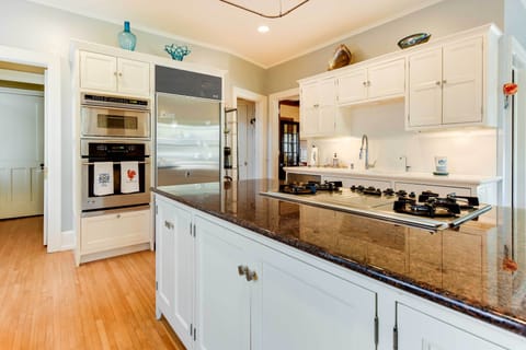 Kitchen | Stainless Steel Appliances | Cooking Basics | Spices