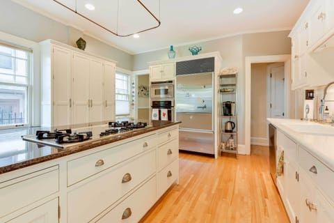 Kitchen | Keurig Coffee Maker | Blender | Crock-Pot