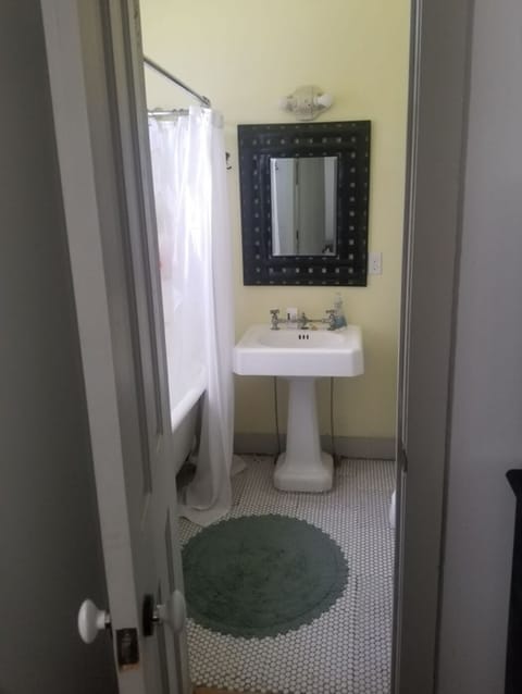 Downstairs' Full Bath