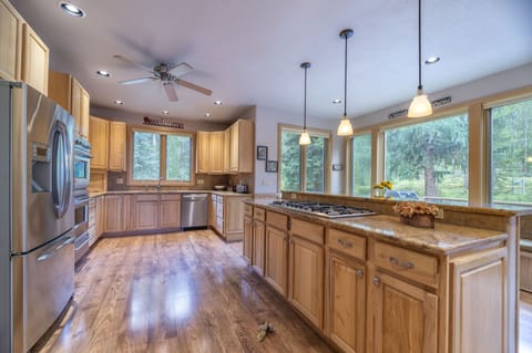 Large open concept Kitchen.