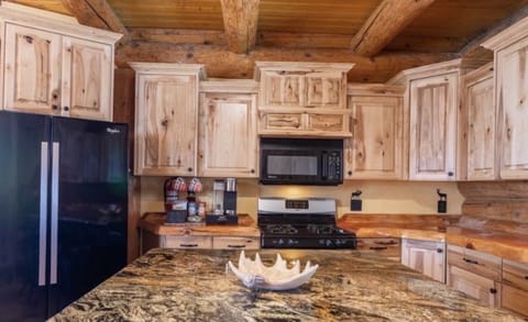 Coffee station with a Keurig. A standard coffee machine is also available.