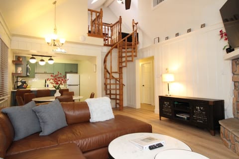 Spacious living room