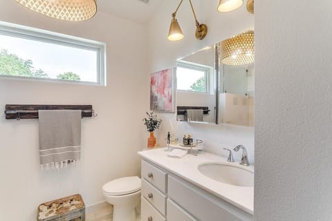 Full bath with shower/tub combo