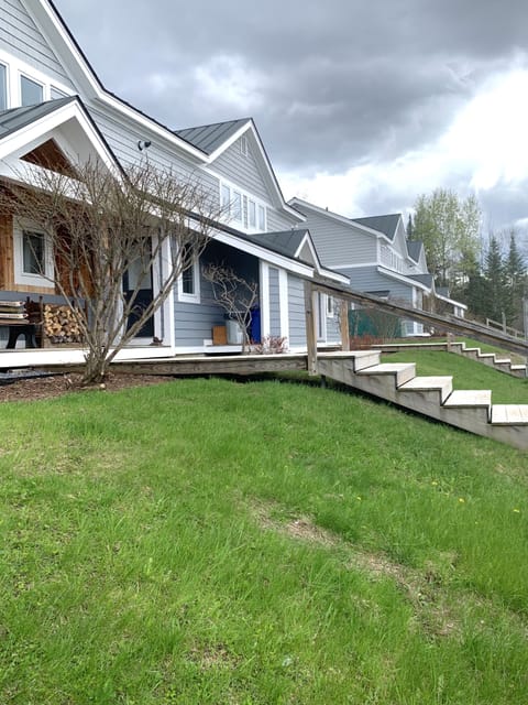 The outside front of the condo.