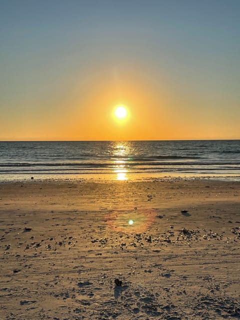 Quiet, big, beautiful beach - 100 steps from the front door