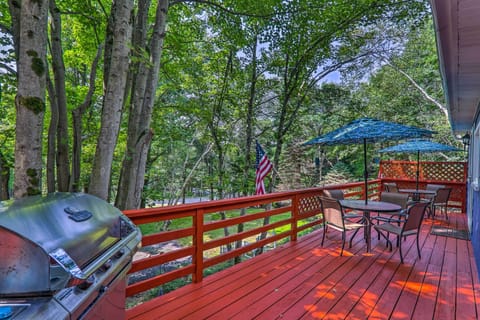 Blakeslee Vacation Rental | 2BR | 1BA | 1 Level | Stairs Required | 720 Sq Ft