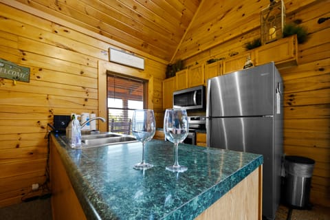 Come enjoy your time and your loved one at our cabin near the lake