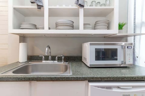 Front Unit - Kitchen