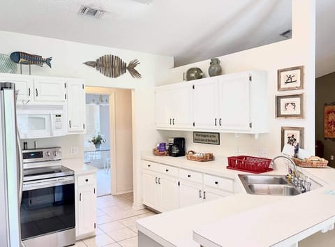 Full kitchen. Everything you could need!