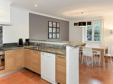 Cabinetry, Tap, Kitchen Sink, Countertop, Furniture, Window, Sink, Kitchen Stove, Wood, Kitchen