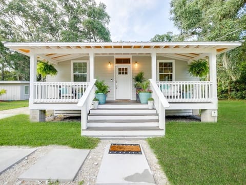 Newly built cottage with old world charm