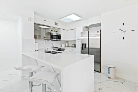 5 print 19877 w country club dr 503