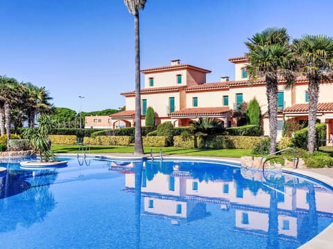 Recreation, Leisure, Estate, Swimming Pool, Resort, Villa, Hacienda, Hotel