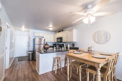 Dining Area/Fully Equipped Kitchen