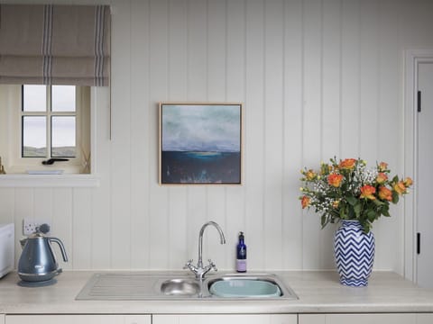 Kitchen | Uig Bay Cottage, Crowlista