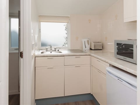 Annexe kitchenette | Church Street 23, Salcombe