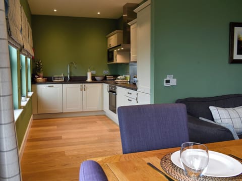 Kitchen and dining area | Strathspey - Paddockhall Cottages, Linlithgow, near Edinburgh