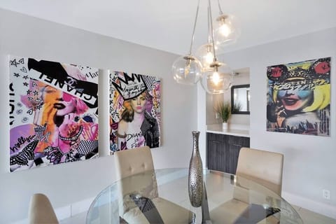 Dining area, seating for 4