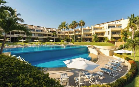 Spacious shared pool —perfect for a refreshing dip or family fun